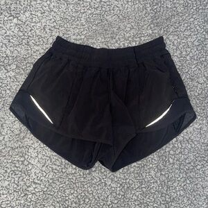 Hotty hot low-rise lined short 2.5"